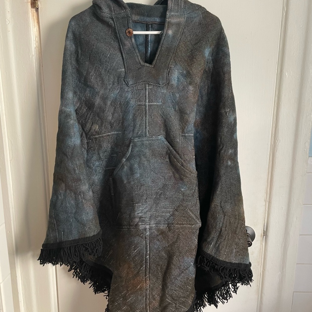 Ecuallama 100% Wool Handwoven Hooded Poncho-Midnight Clouds Pattern